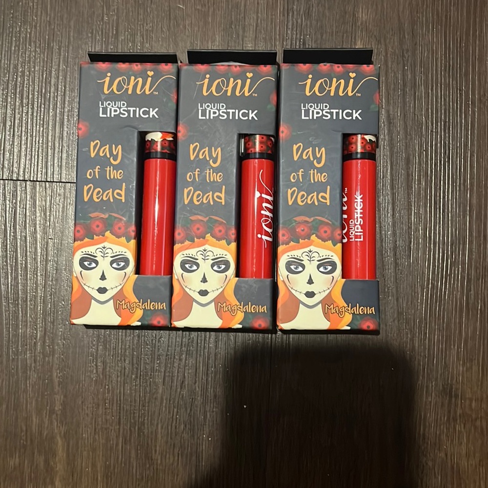 Ioni liquid lipstick Red